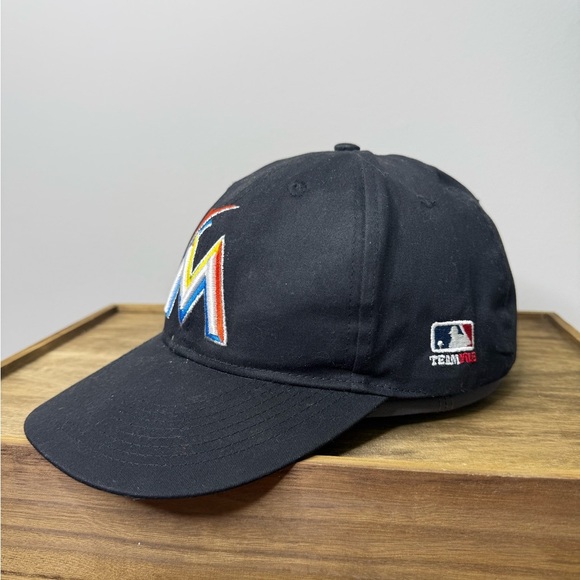 Black Miami Marlins MLB Cap by OC Sports - Picture 2 of 11